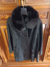 Pelliccia in agnellino nera con collo in volpe