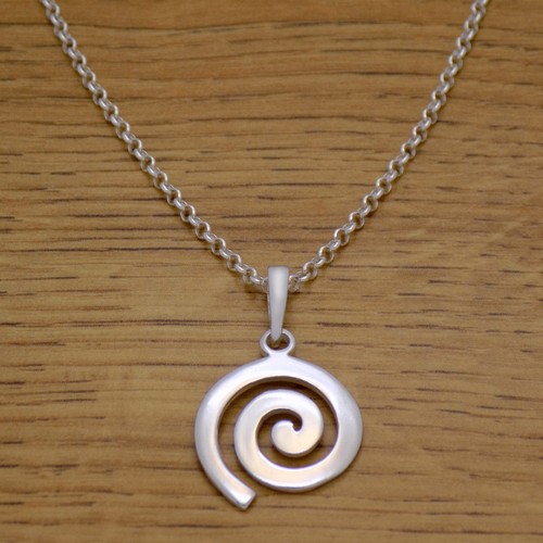 Collana con pendente - a, spirale