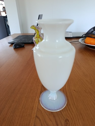 Vase opaline blanche - blanche, reflet