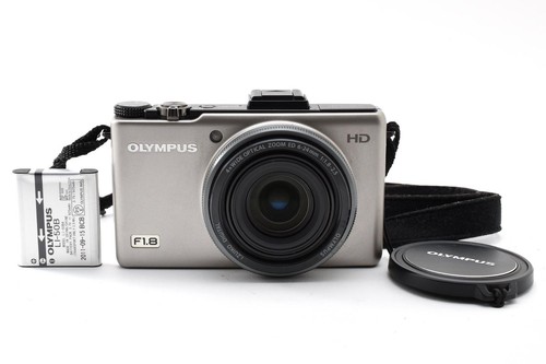 Fotocamera digitale compatta