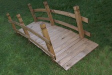 Ponte in legno da giardino per