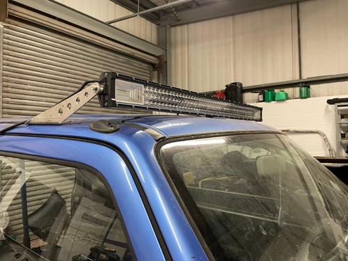 Jimny staffe barra luminosa