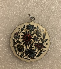 Collana con ciondolo fiore