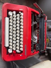 macchina da scrivere Olivetti