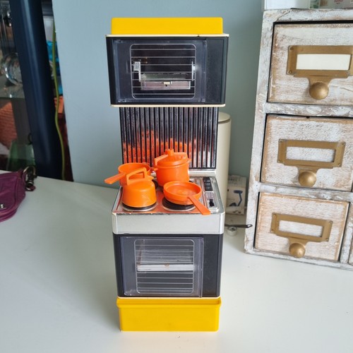 Sindy magic cooker - magic, vintage