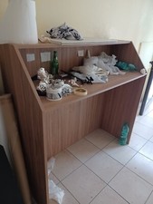 Vendesi prestigioso bancone per cassa da negozio in legno massello color rovere