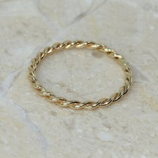 Anello impilabile minimalista