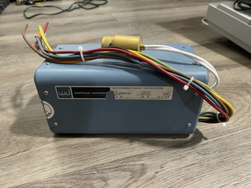 Oscillatore onda all'indietro
