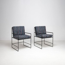 Poltrona minimalista in