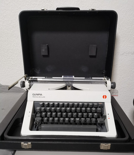 Macchina scrivere olympia - da,