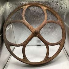 Ruota vintage rustica in ghisa