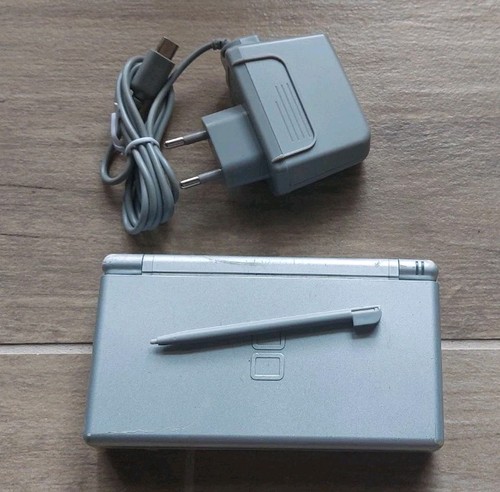 Nintendo lite console - ds,