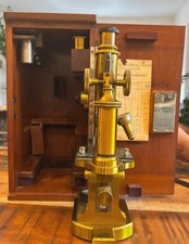 Microscopio Fratelli Koristka