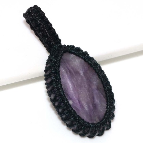 Ciondolo macramè charoite - in,
