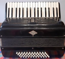 fisarmonica italiana usata da studio
