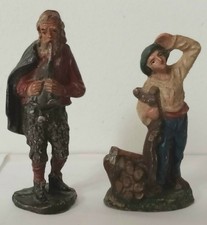 2 STATUINE PRESEPE CONFALONIERI SERIE ROSSA DI CM. 10,OTTIME CONDIZIONi.
