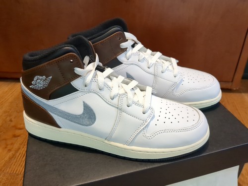 Air jordan mid - air,