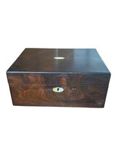 Antica scatola portaoggetti da