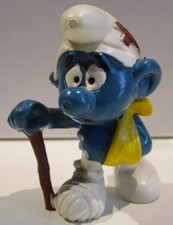 329-PUFFI-PUFFO FERITO-INJURED-2.0097-HONG KONG© 1978 PEYO SCHLEICH Ⓢ-USATO