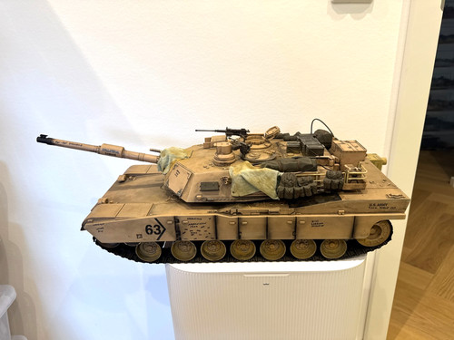 Carro armato radiocomandato