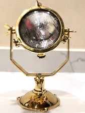 Antico faretto marino in