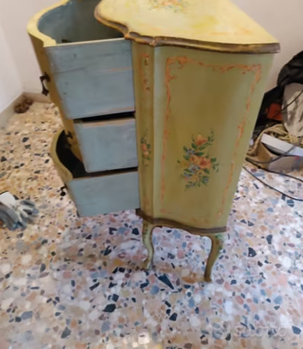 Cassettiera stile veneziano