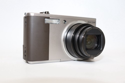 Fotocamera digitale compatta
