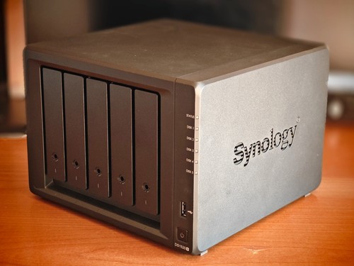 Nas synology ds1520 - bay), +