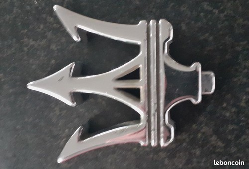 Insigne calandre maserati - insigne,