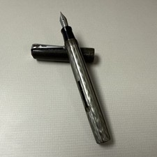 Penna stilografica R.