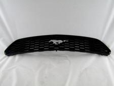 FR3B-8200-CEW MASCHERINA GRIGLIA PARAURTI ANTERIORE CON STEMMA FORD MUSTANG COUP