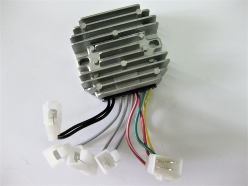 Regolatore raddrizzatore per