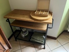 carrello da cucina ripiani in legno e portafrutta in metallo 