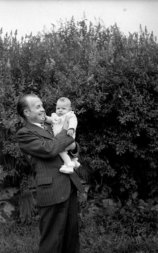Portrait man with newborn - portrait,