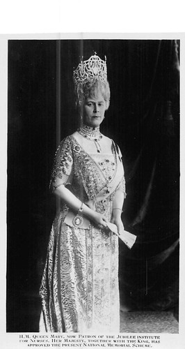 Postcard royalty hm queen - ,