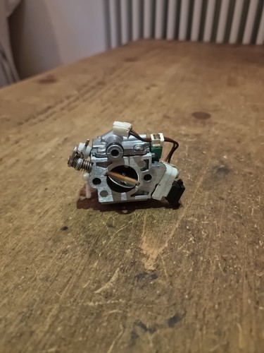 Assemblaggio carburatore - assemblaggio,