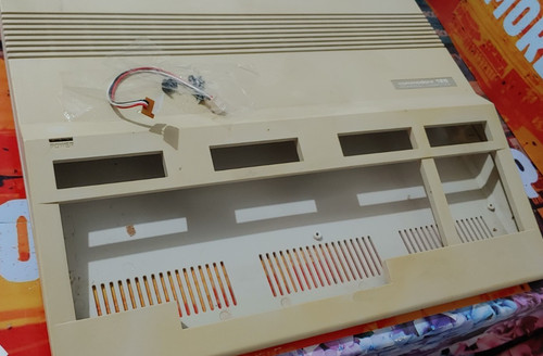 Case commodore 128 con - 128, viti