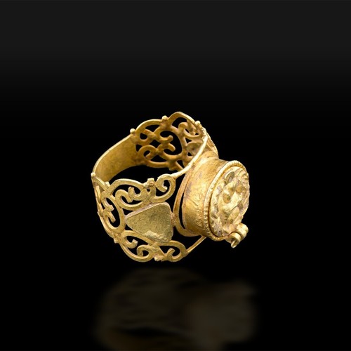 Anello antico oro lunetta