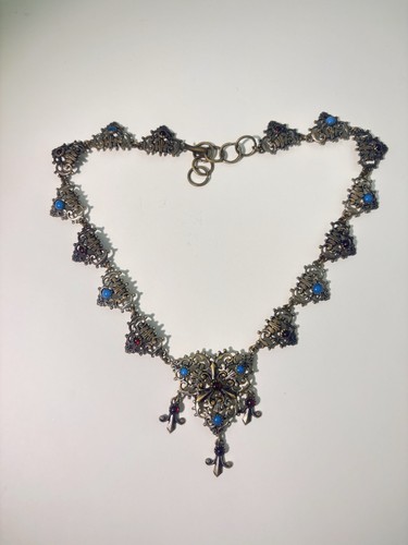Collana storicismo antico