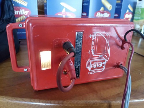 Carica batterie elto 220v - 220v, 50hz