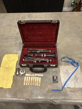 Clarinetto buffet in legno con rampone con custodia.  Made in Germany numero di serie 790291