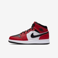 Jordan 1 Mid Chicago Black Toe
