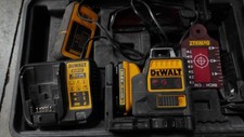 DeWALTDeWALT DCE0811D1R-QW - tracciatore linee laser 10,8V - raggio rosso