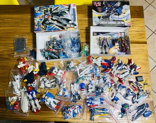 Gundam action figure lot - gundam,