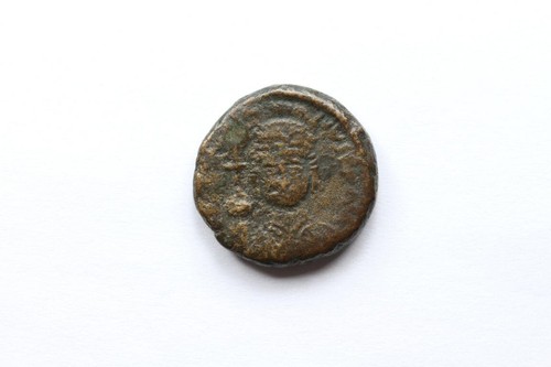 Giustiniano mezzo follico - i,