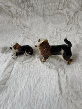 Statuine in miniatura vintage Hagen Renaker Bassett Hound cane e cucciolo