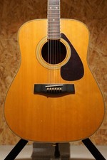 Chitarra acustica YAMAHA