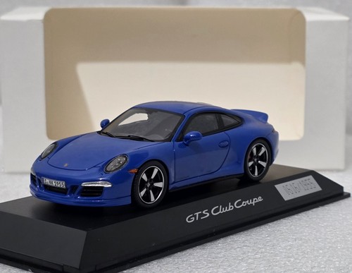 Porsche 911 gts - club, 60