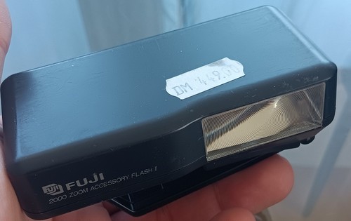 Fuji 2000 zoom accessory flash - fuji,