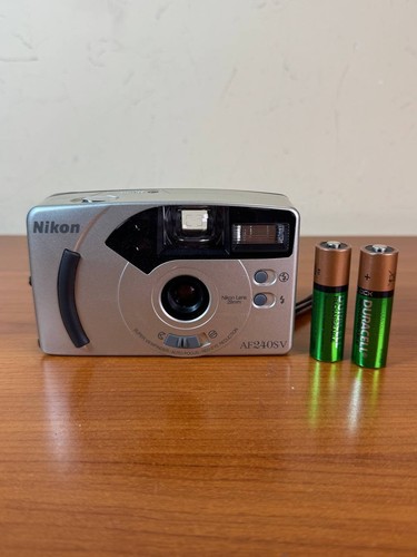 Nikon 240 fotocamera - 240,
